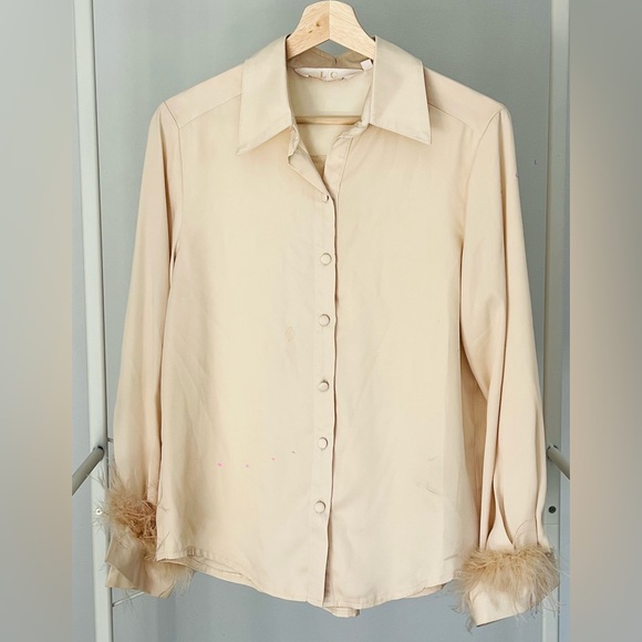 Tops - Elegant Cream Button-Up Women's Top